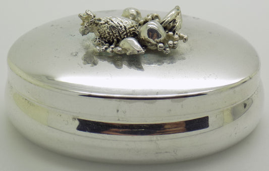 Vintage Italian Handmade Genuine Silver Fruit Decorated Oval Snuff Trinket Box