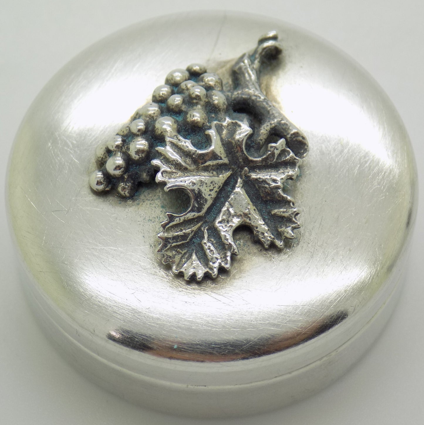 Vintage Italian Handmade Genuine Silver Bunch of Grapes Pill Snuff Trinket Box