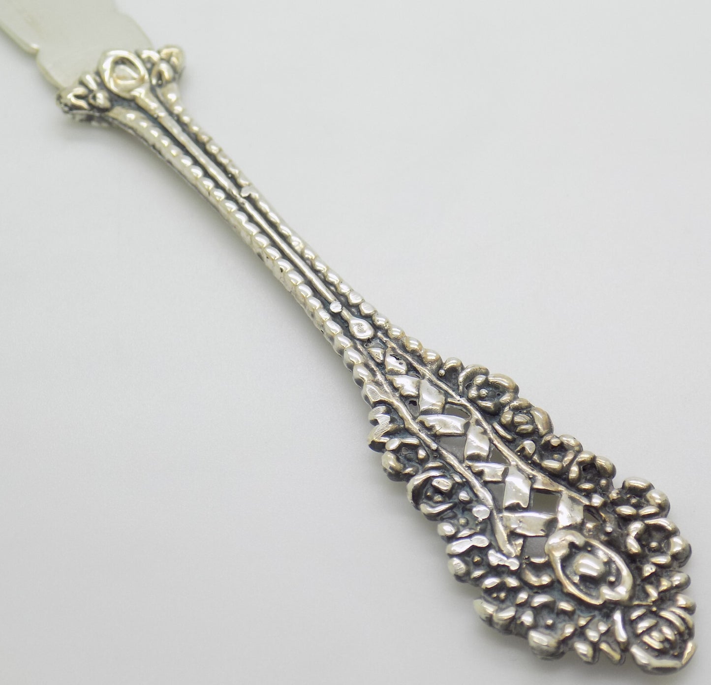 Vintage Italian Handmade Genuine Silver .800 Daisy Flower Design Butter Knife