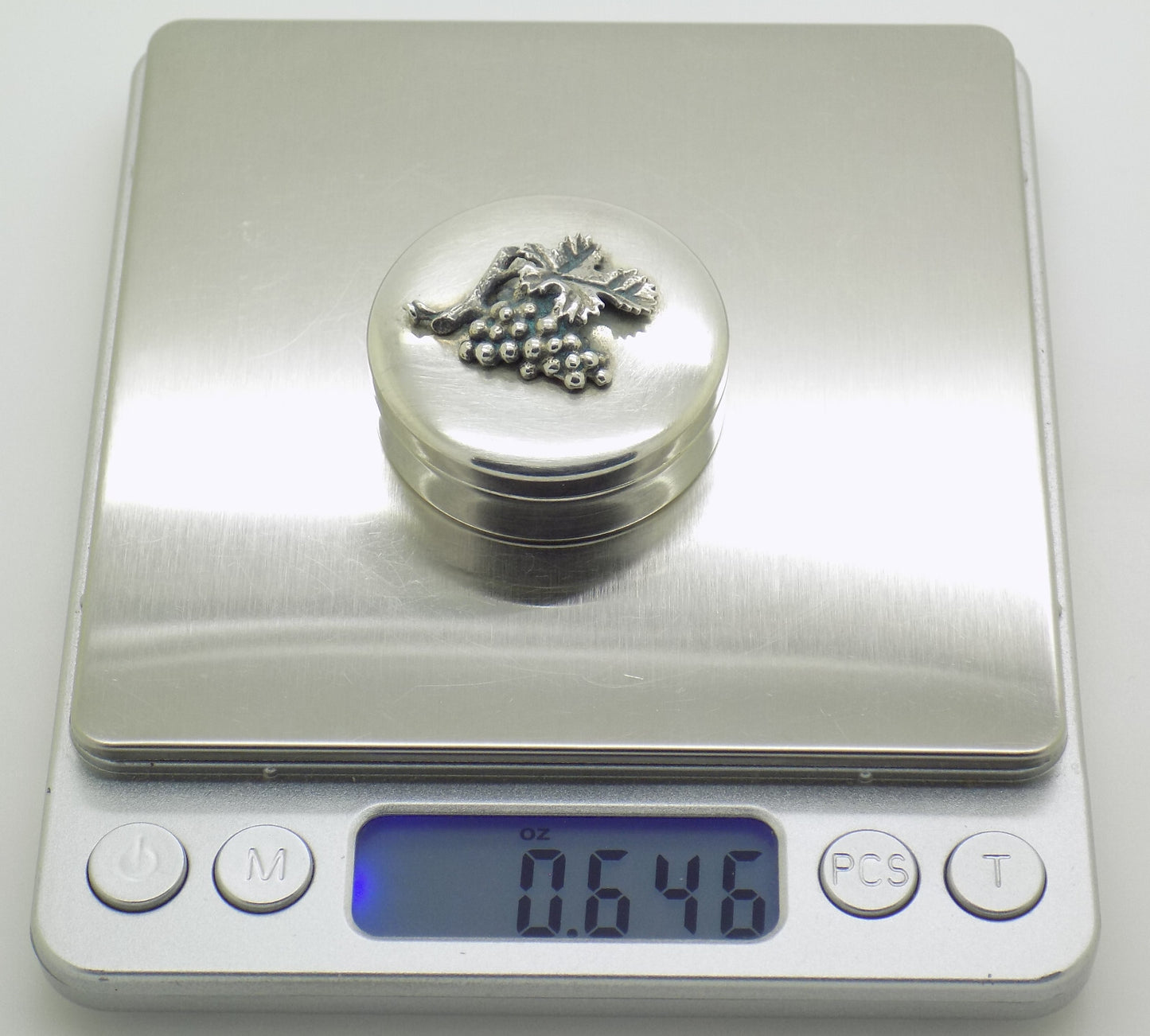 Vintage Italian Handmade Genuine Silver Bunch of Grapes Pill Snuff Trinket Box