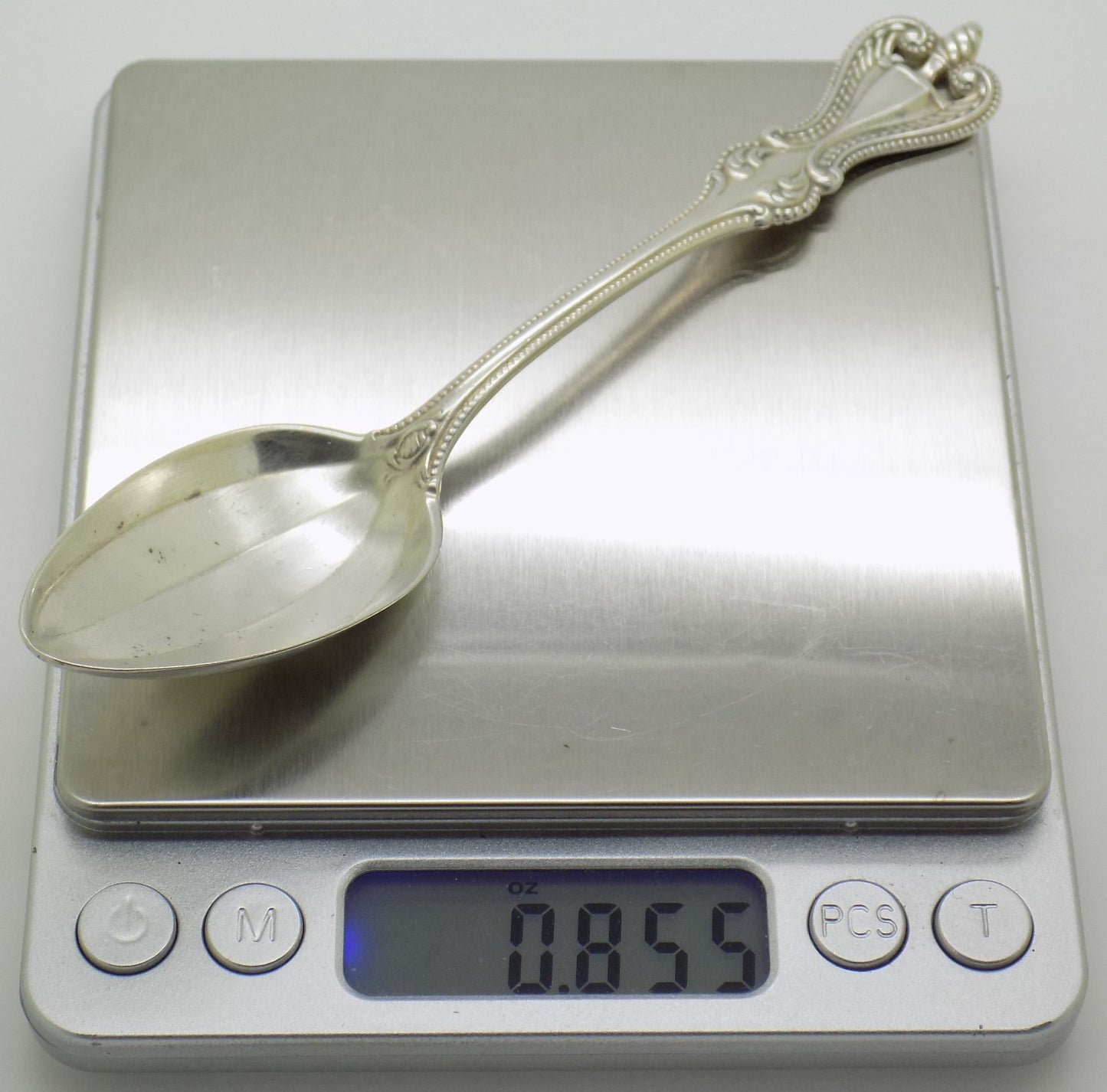 Vintage British Sterling Silver 925 Elegant Spoon Engraved "Lois" Usable