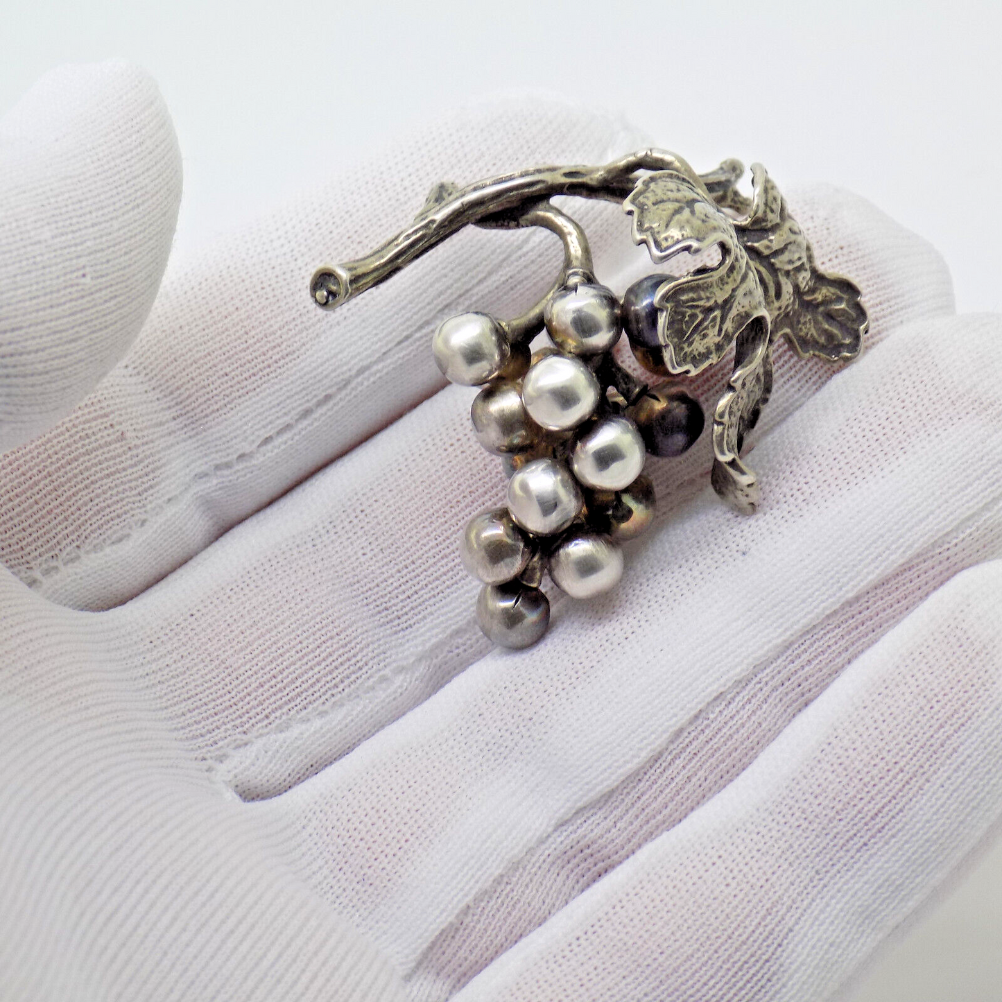 Vintage Italian Handmade Genuine Silver Bunch of Grapes Detailed Figurine