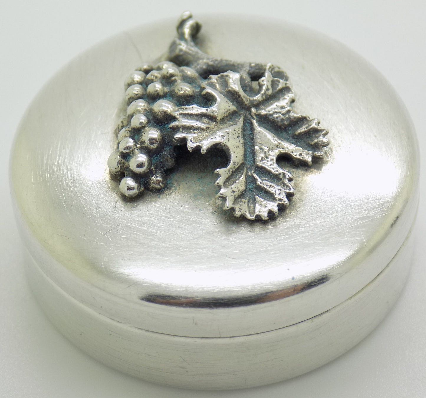 Vintage Italian Handmade Genuine Silver Bunch of Grapes Pill Snuff Trinket Box